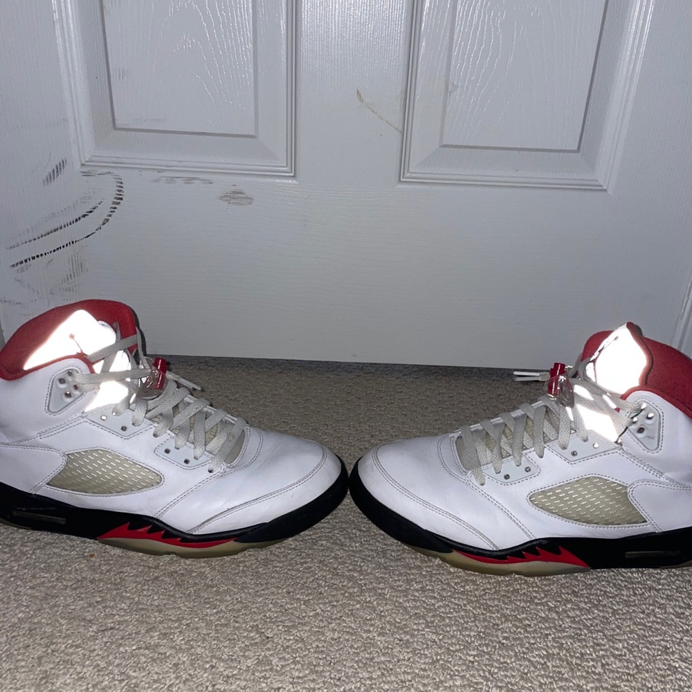 Jordan 5 fire red